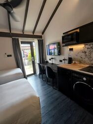 Jalan Loyang Besar (D17), Condominium #607939191